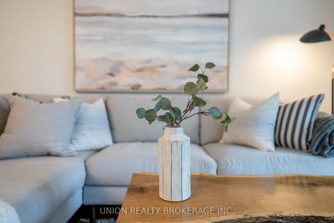 Photo 2 at 313 - 18 Stafford Street, Niagara, Toronto