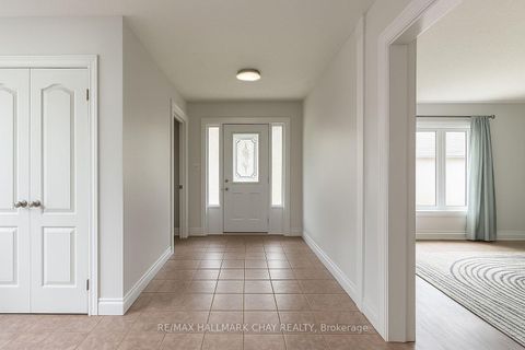 Photo 2 at 83 TRILLIUM Crescent, Allandale, Barrie