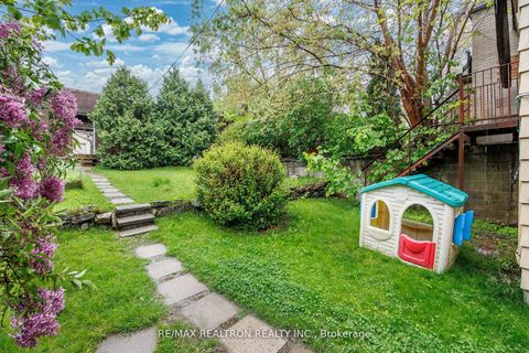 Photo 30 at 1611 Bloor Street W, Swansea, Toronto