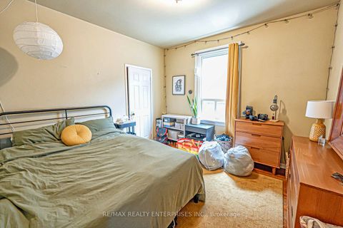 Photo 17 at 914 Dovercourt Road, Junction, Toronto
