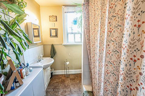 Photo 18 at 914 Dovercourt Road, Junction, Toronto