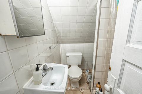 Photo 22 at 914 Dovercourt Road, Junction, Toronto