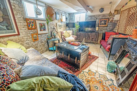 Photo 30 at 914 Dovercourt Road, Junction, Toronto