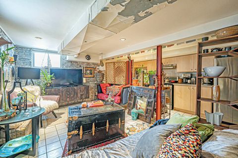 Photo 31 at 914 Dovercourt Road, Junction, Toronto