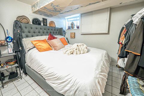 Photo 38 at 914 Dovercourt Road, Junction, Toronto