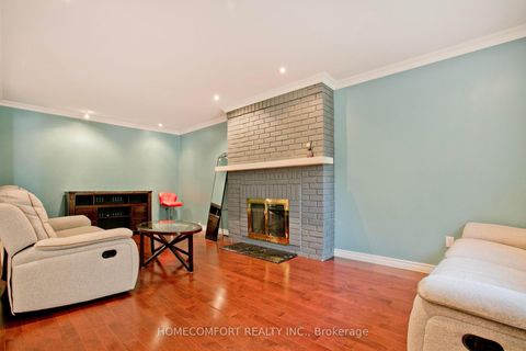 Photo 11 at 658 York Hill Boulevard, Yorkhill, Vaughan