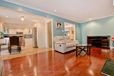 Photo 12 at 658 York Hill Boulevard, Yorkhill, Vaughan