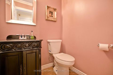 Photo 13 at 658 York Hill Boulevard, Yorkhill, Vaughan