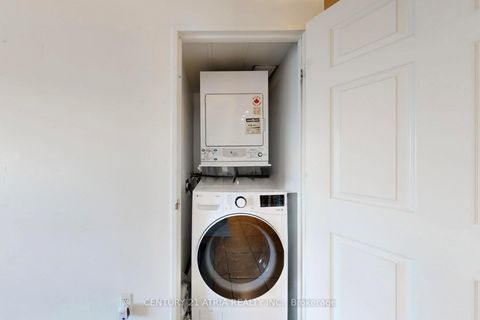 Photo 10 at #2002 - 11 Lee Centre Drive, Woburn, Toronto