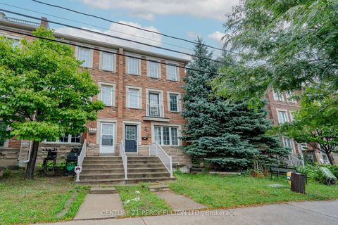 Photo 1 at 119 Torbarrie Road, CFB, Toronto