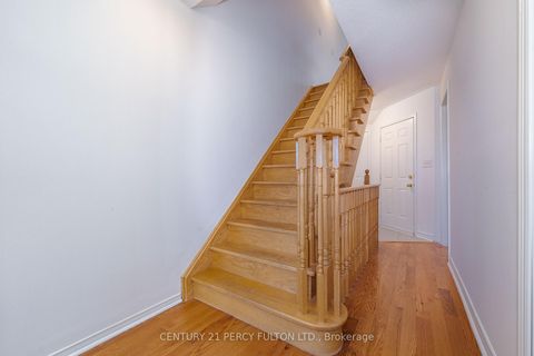 Photo 5 at 119 Torbarrie Road, CFB, Toronto