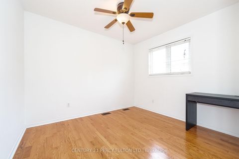 Photo 18 at 119 Torbarrie Road, CFB, Toronto