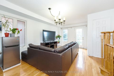 Photo 25 at 119 Torbarrie Road, CFB, Toronto