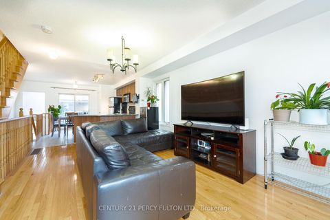 Photo 30 at 119 Torbarrie Road, CFB, Toronto