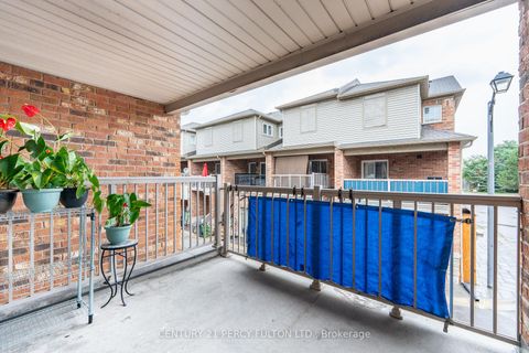 Photo 35 at 119 Torbarrie Road, CFB, Toronto