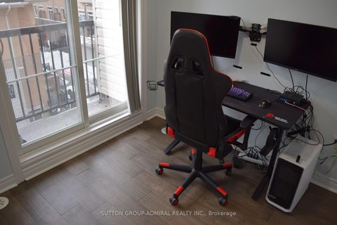 Photo 13 at 213 - 370 Hopewell Avenue, Belgravia, Toronto