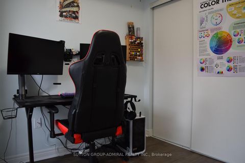 Photo 14 at 213 - 370 Hopewell Avenue, Belgravia, Toronto