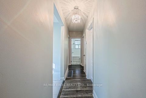 Photo 9 at 90 Flamborough Drive E, Amesbury, Toronto
