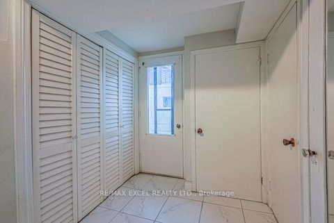 Photo 17 at 90 Flamborough Drive E, Amesbury, Toronto