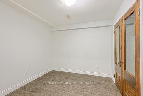 Photo 23 at 90 Flamborough Drive E, Amesbury, Toronto