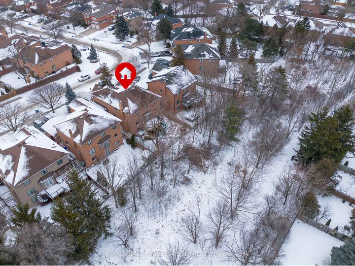 Photo 4 at 391 March Crescent, RO River Oaks, Oakville