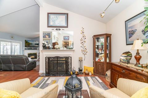 Photo 13 at 70 Germorda Drive, CP College Park, Oakville