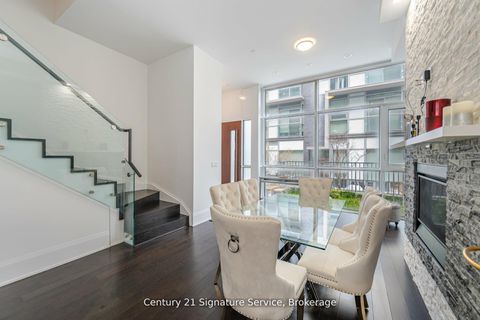 Photo 2 at TH05 - 101 Erskine Avenue, Mount Pleasant West, Toronto