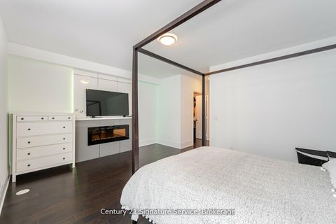 Photo 13 at TH05 - 101 Erskine Avenue, Mount Pleasant West, Toronto
