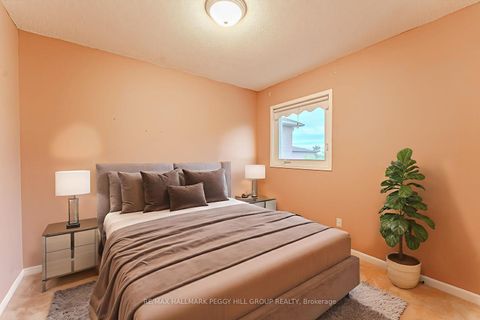 Photo 11 at 44 Cardinal Street, Cundles East, Barrie