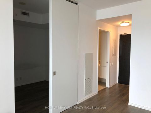 Photo 10 at 906 - 125 Peter Street, Waterfront Communities C1, Toronto