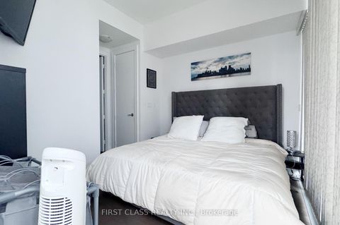 Photo 5 at 403 - 39 Queens Quay, Waterfront Communities C8, Toronto