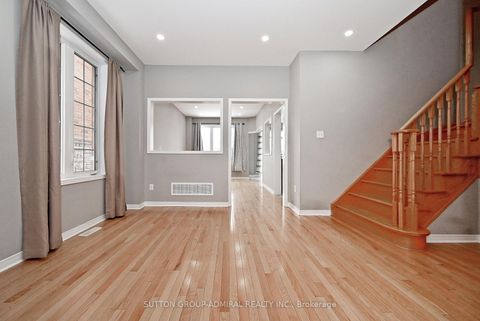 Photo 6 at 41 Big Hill Crescent, Patterson, Vaughan