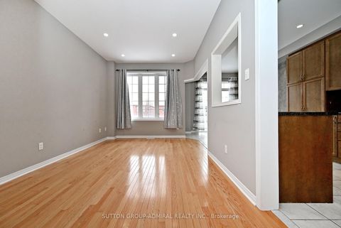 Photo 7 at 41 Big Hill Crescent, Patterson, Vaughan