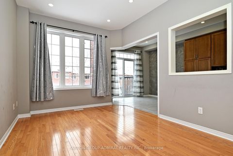 Photo 10 at 41 Big Hill Crescent, Patterson, Vaughan