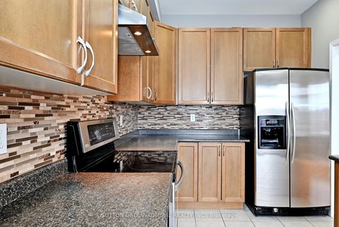 Photo 15 at 41 Big Hill Crescent, Patterson, Vaughan