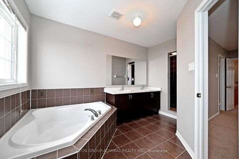 Photo 23 at 41 Big Hill Crescent, Patterson, Vaughan