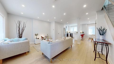 Photo 4 at 9 Lesmount Avenue, East York, Toronto