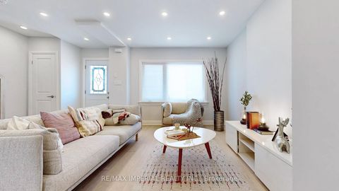 Photo 5 at 9 Lesmount Avenue, East York, Toronto