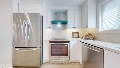 Photo 11 at 9 Lesmount Avenue, East York, Toronto