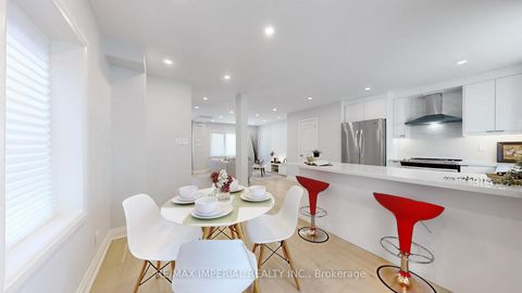 Photo 13 at 9 Lesmount Avenue, East York, Toronto