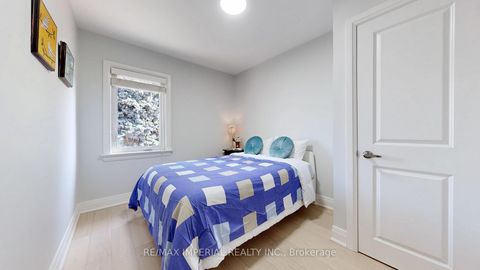 Photo 24 at 9 Lesmount Avenue, East York, Toronto