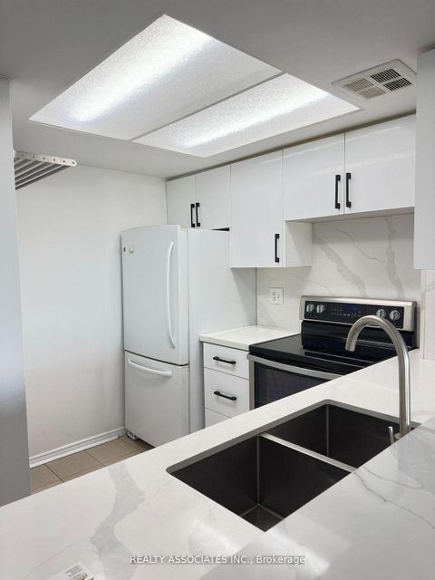 Photo 6 at 734 - 3 Greystone Walk Drive, Kennedy Park, Toronto