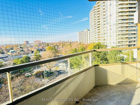 Photo 11 at 734 - 3 Greystone Walk Drive, Kennedy Park, Toronto