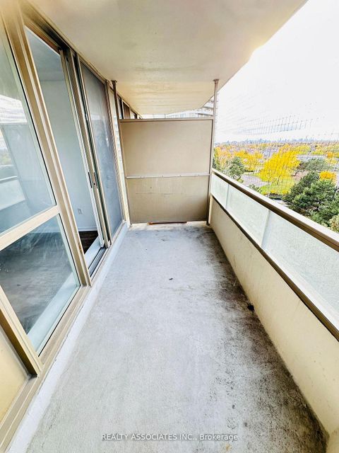 Photo 12 at 734 - 3 Greystone Walk Drive, Kennedy Park, Toronto