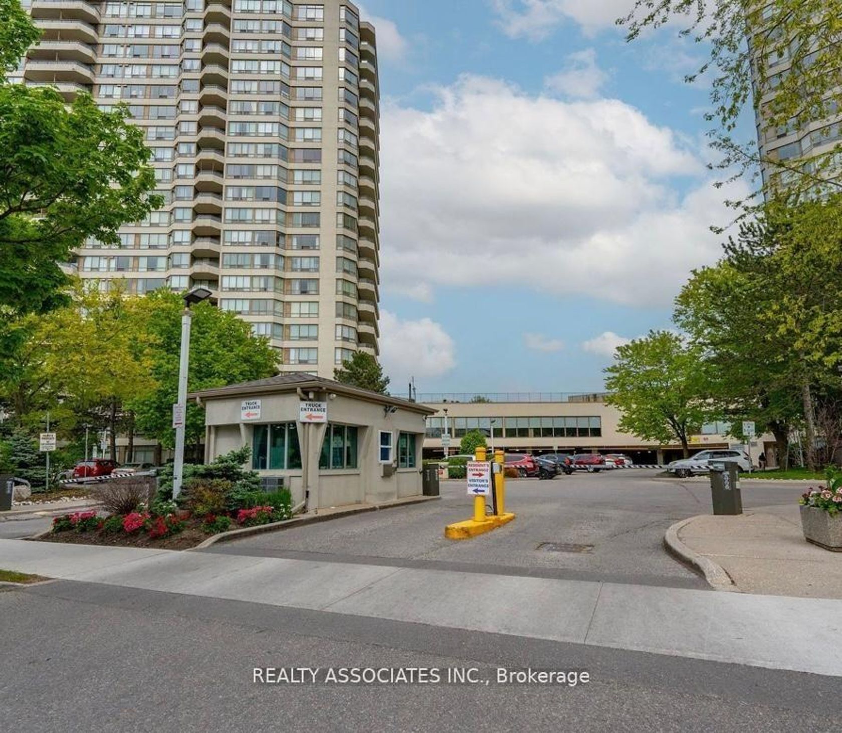 734 - 3 Greystone Walk Drive, Kennedy Park, Toronto 