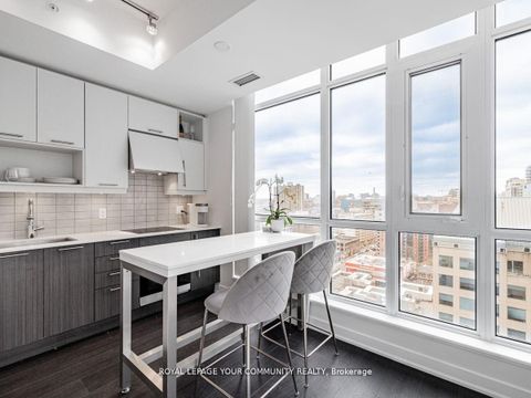 Photo 10 at 1602 - 30 Nelson Street, Waterfront Communities C1, Toronto