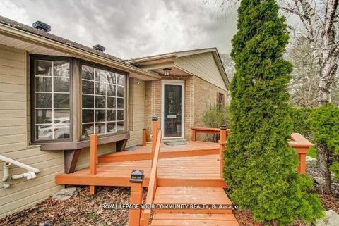 Photo 3 at 768 Grace Street, College Manor, Newmarket