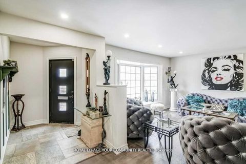 Photo 4 at 768 Grace Street, College Manor, Newmarket