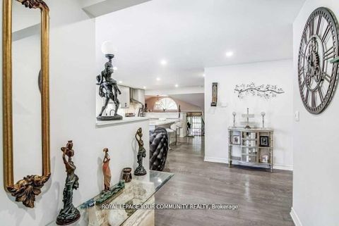 Photo 5 at 768 Grace Street, College Manor, Newmarket