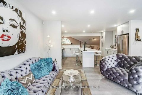 Photo 8 at 768 Grace Street, College Manor, Newmarket